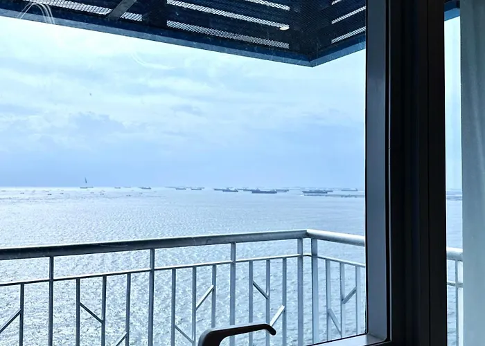 Panoramic Seaview Near Airport Facing The Bay 14h 4*