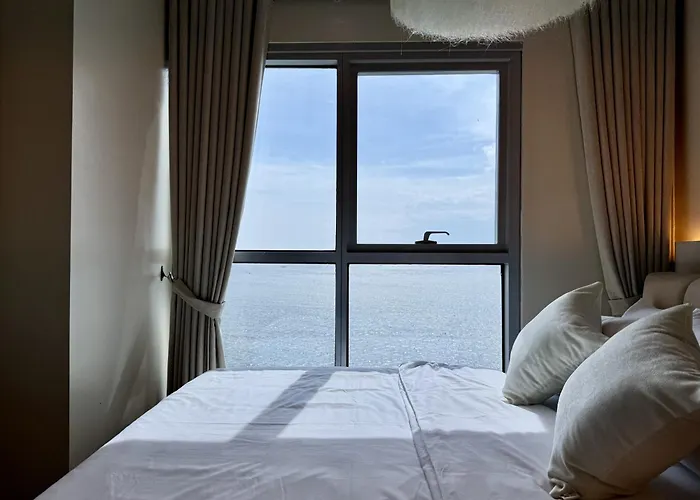 Panoramic Seaview Near Airport Facing The Bay 14h Manila