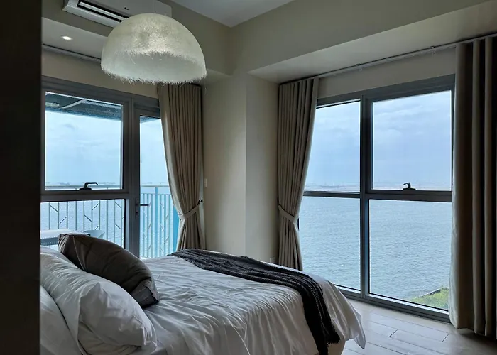 Panoramic Seaview Near Airport Facing The Bay 14h Aparthotel Manila